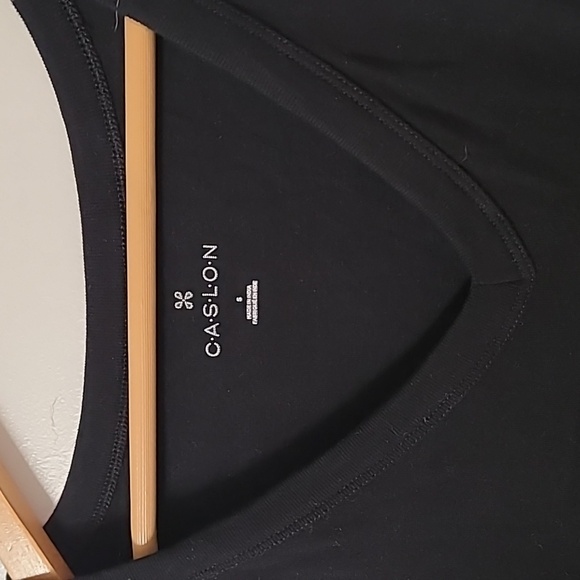 NWOT Caslon V-Neck Tank - Picture 5 of 7